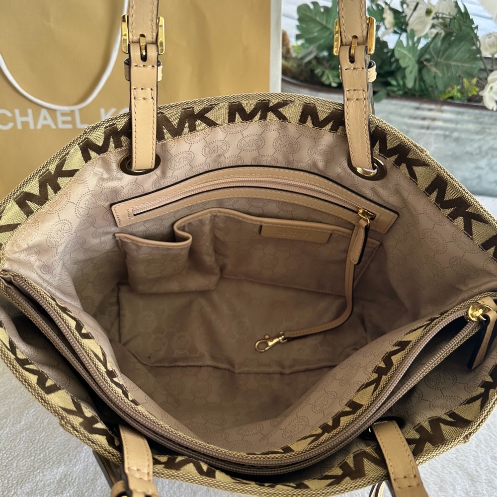 Original Michael Kors Tote - Picture 11 of 14